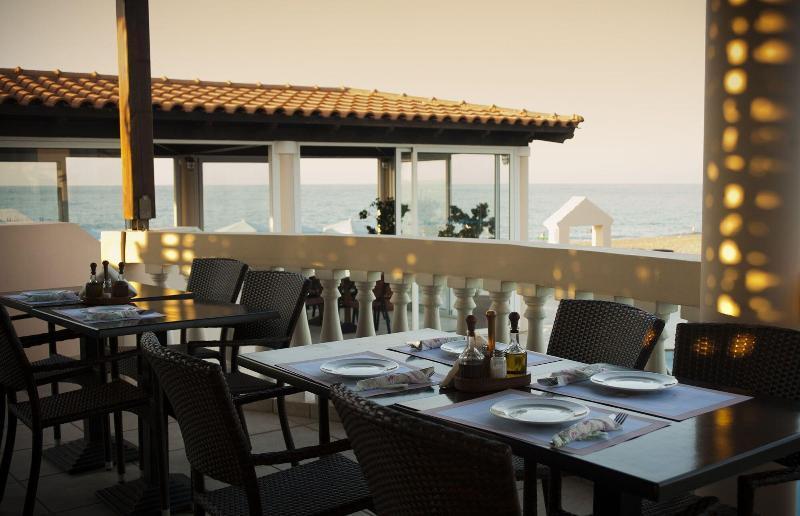 Hotel Caretta Beach Gerani  エクステリア 写真