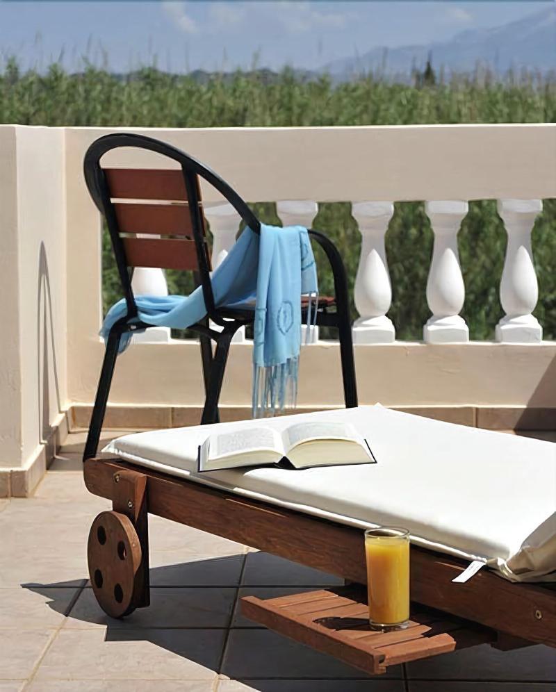 Hotel Caretta Beach Gerani  エクステリア 写真