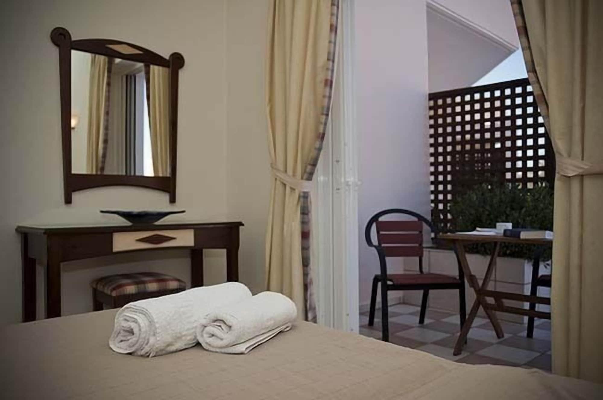 Hotel Caretta Beach Gerani  エクステリア 写真