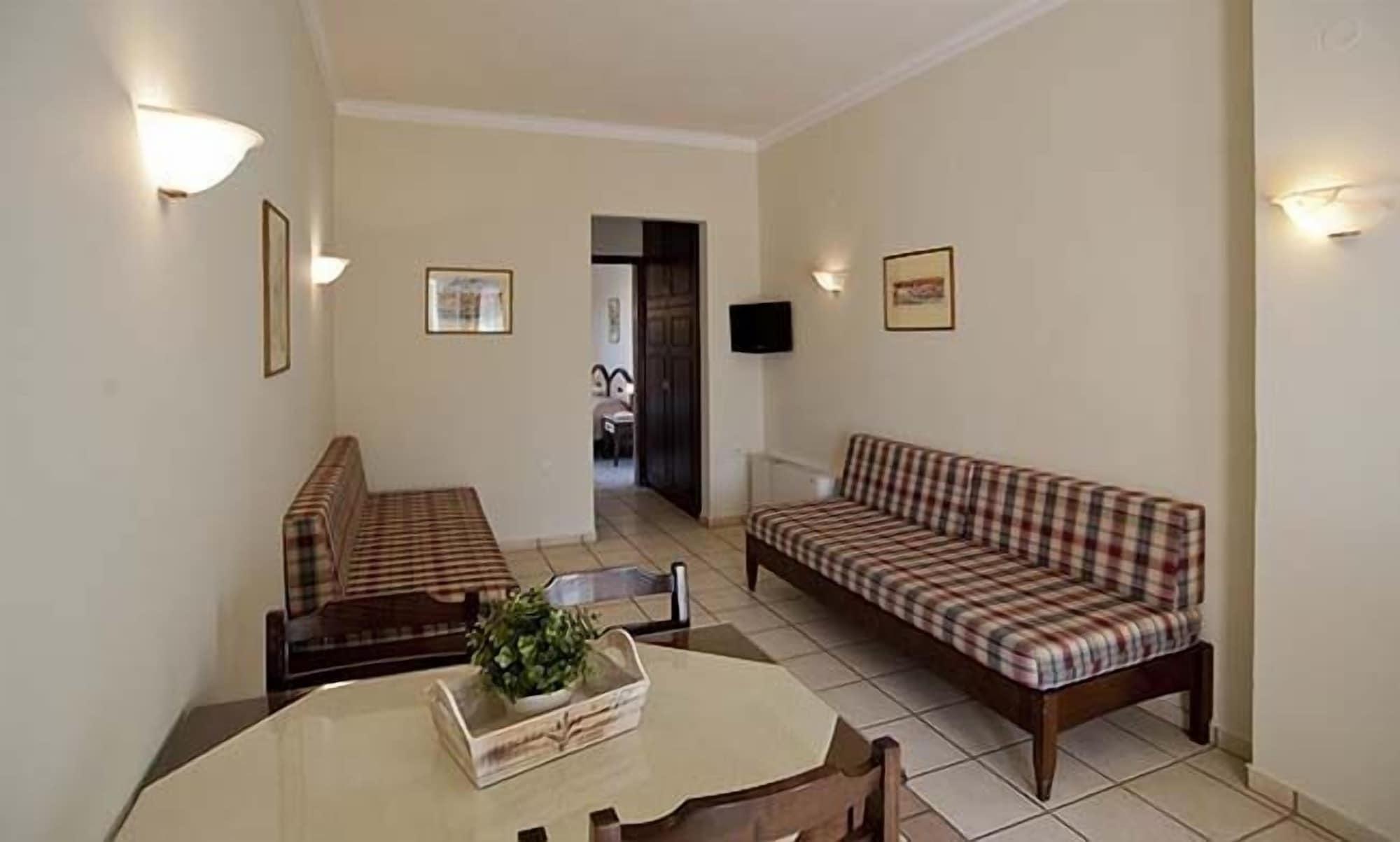 Hotel Caretta Beach Gerani  エクステリア 写真
