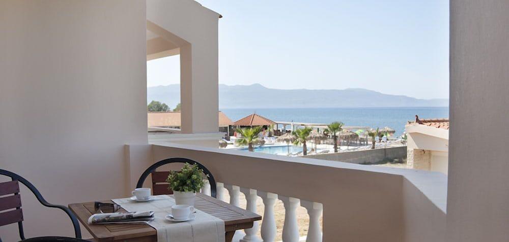 Hotel Caretta Beach Gerani  エクステリア 写真