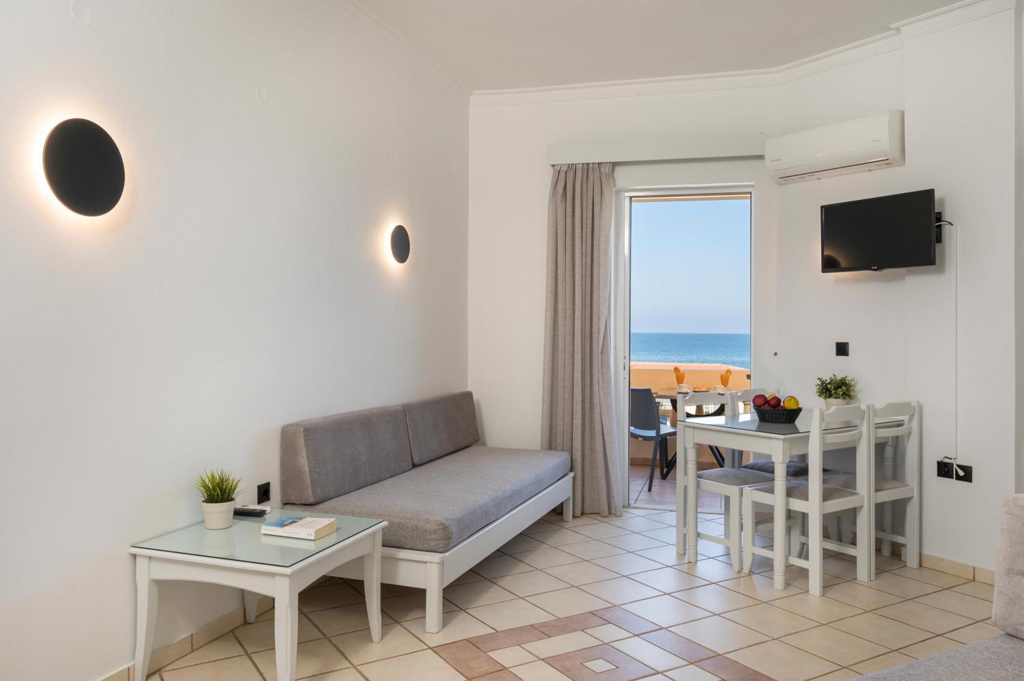 Hotel Caretta Beach Gerani  エクステリア 写真