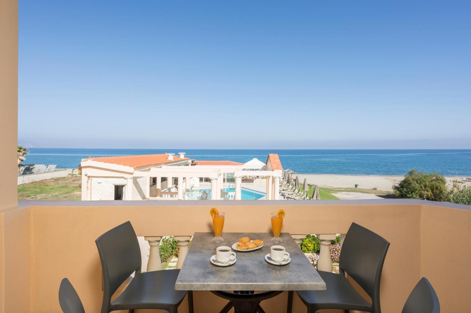Hotel Caretta Beach Gerani  エクステリア 写真