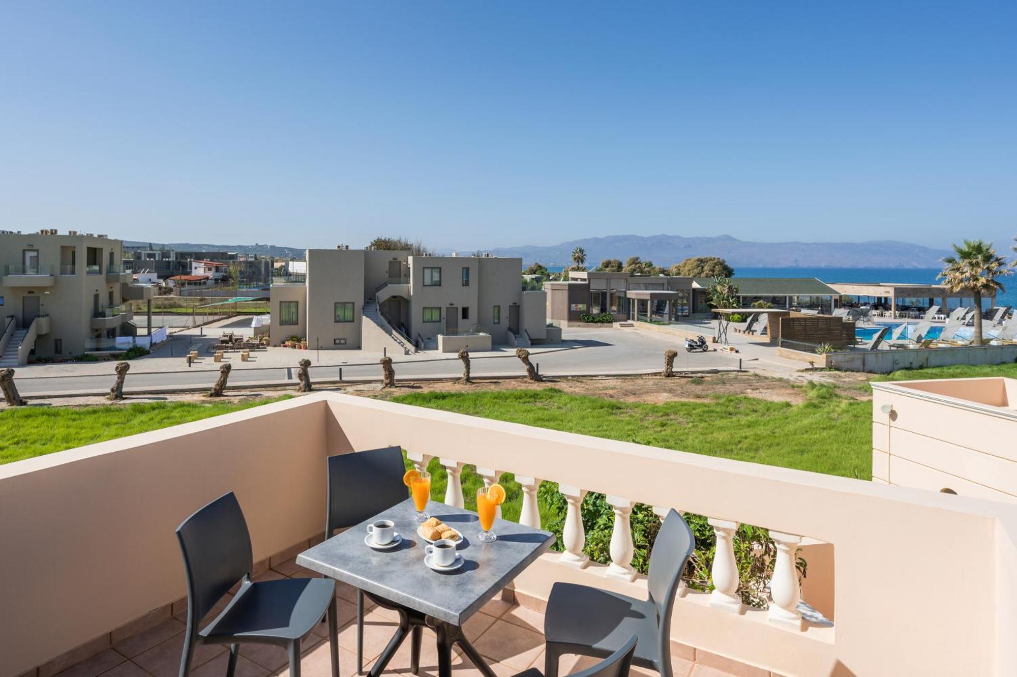 Hotel Caretta Beach Gerani  エクステリア 写真