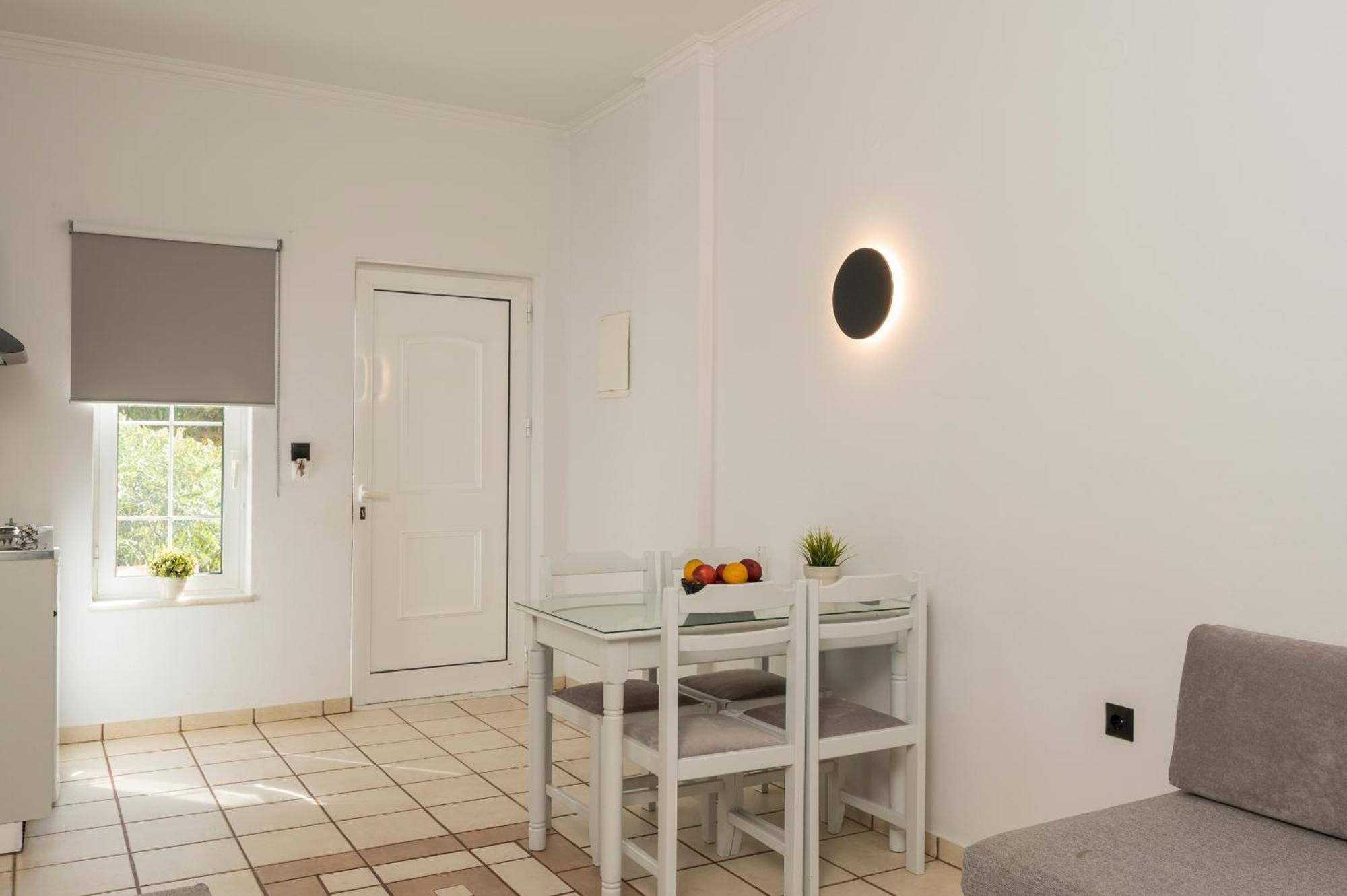 Hotel Caretta Beach Gerani  エクステリア 写真